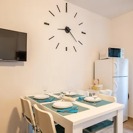 Wish - Two Bedrooms With 2 Ac Renewed Apartment Pag Town