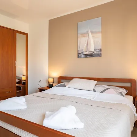 Wish - Two Bedrooms With 2 Ac Renewed Appartement Pag Town