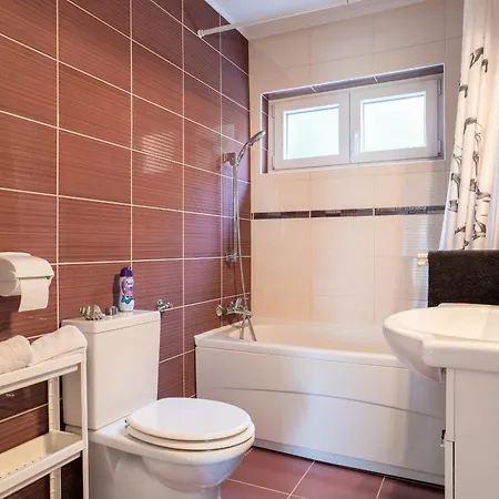 Wish - Two Bedrooms With 2 Ac Renewed Pag Town