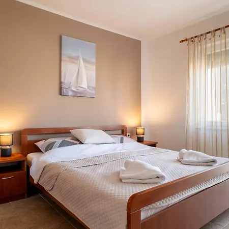 Wish - Two Bedrooms With 2 Ac Renewed